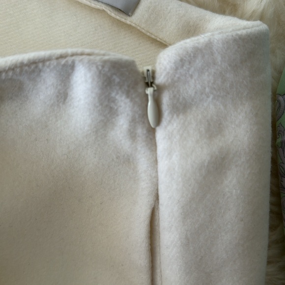 VALENTINO *NEW* Virgin Wool Mini Skirt in Excellent Condition - Picture 7 of 14